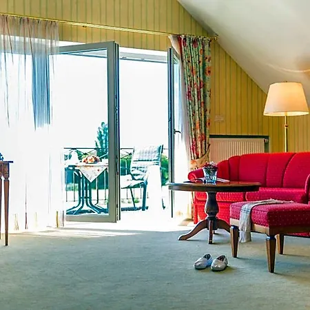 Отель Lohmann's Romantik Gravenberg 4*