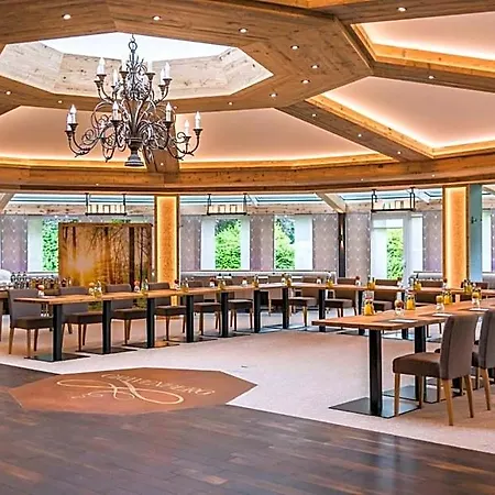 Отель Lohmann's Romantik Gravenberg 4*