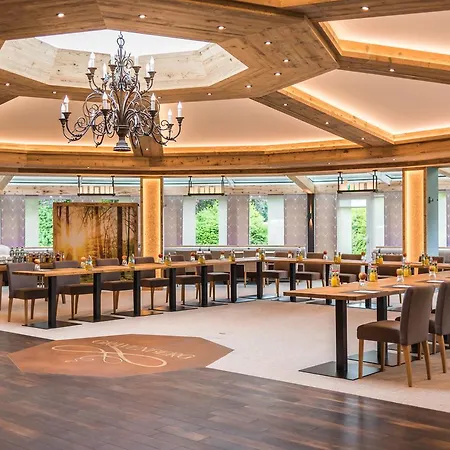 Hotel Lohmann's Romantik Gravenberg 4*